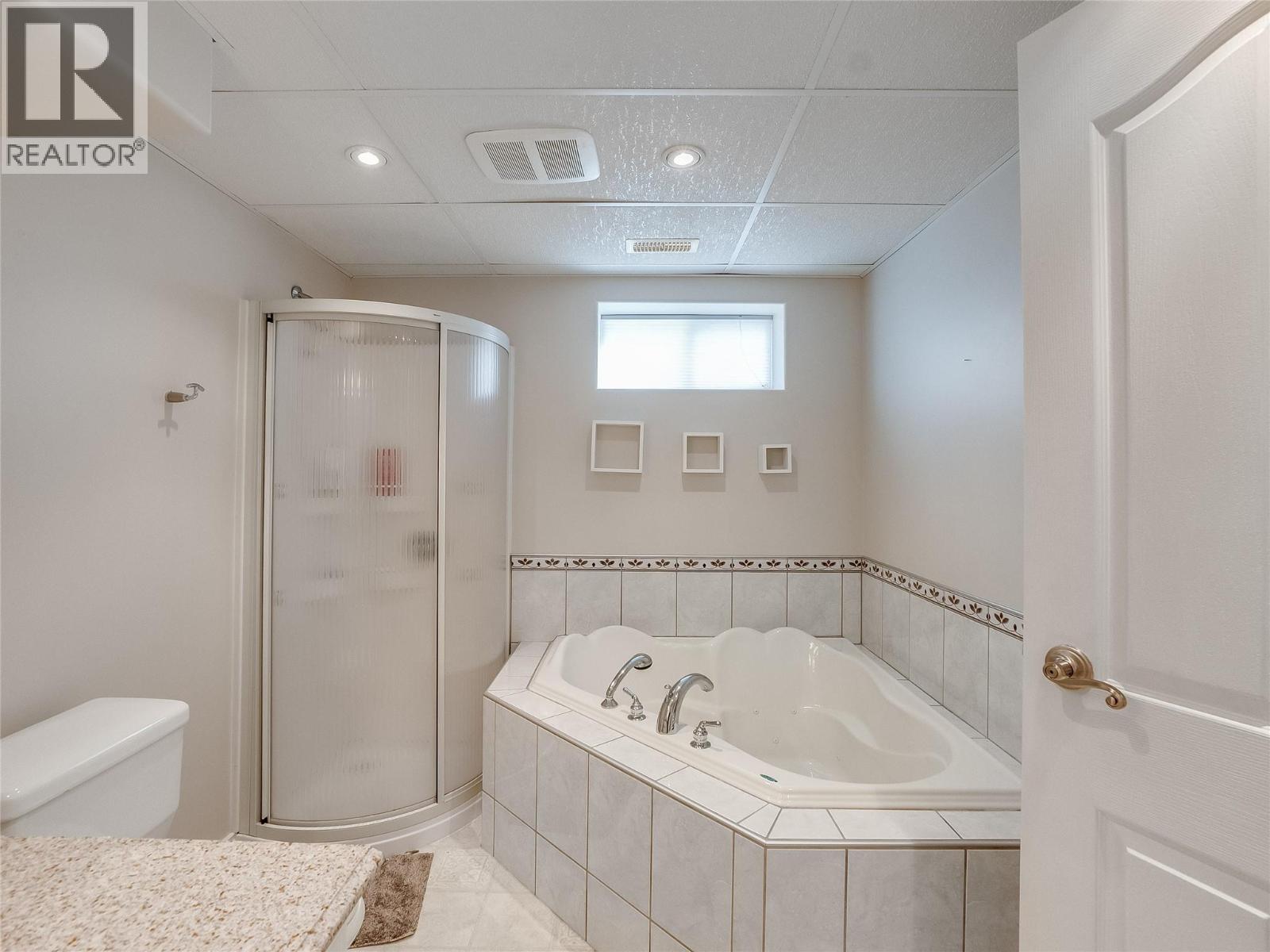 1400 MEADOWBROOK Drive - 39