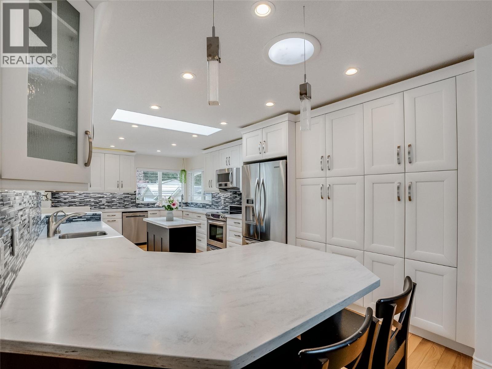 1400 MEADOWBROOK Drive - 14
