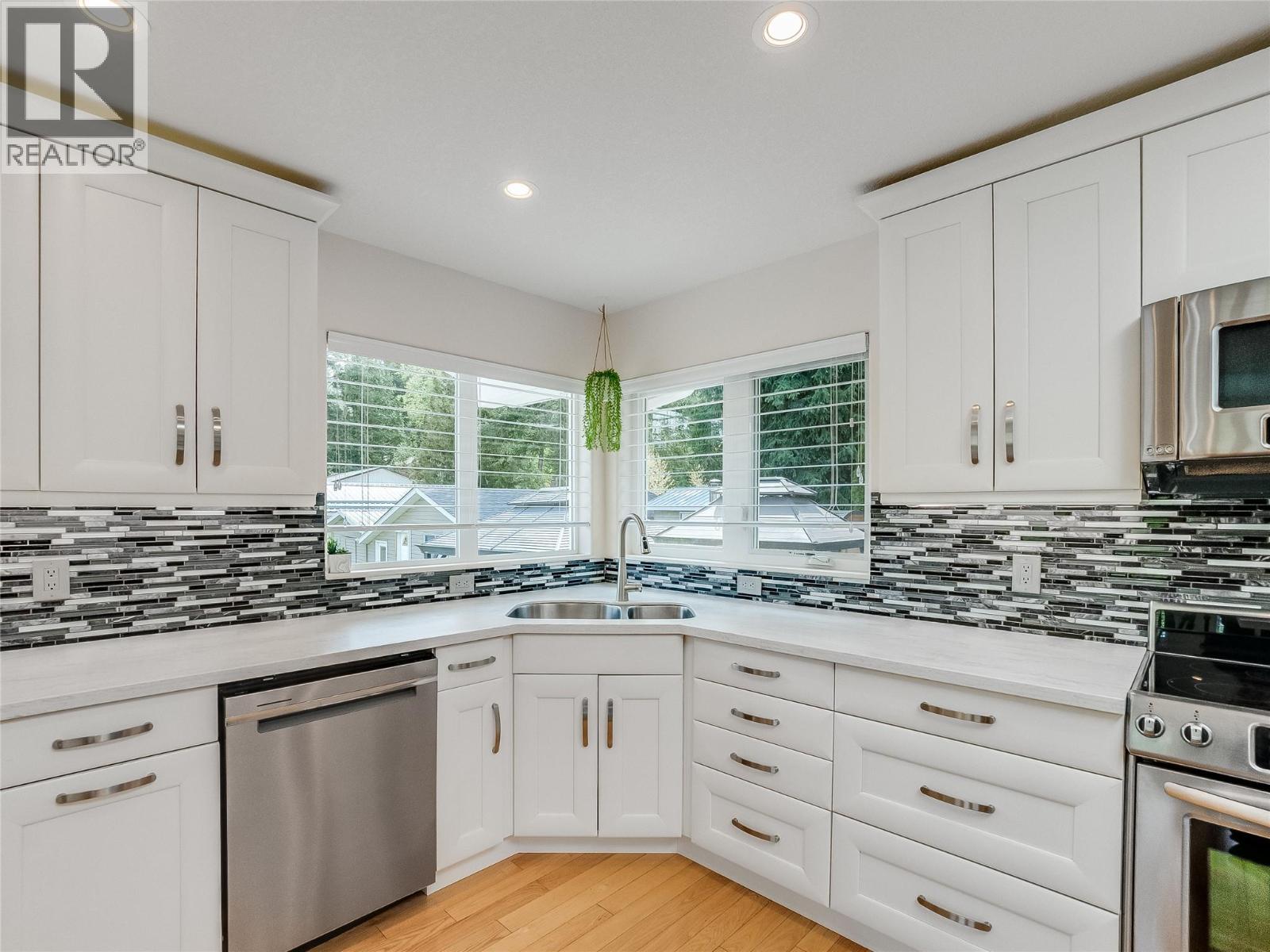 1400 MEADOWBROOK Drive - 12