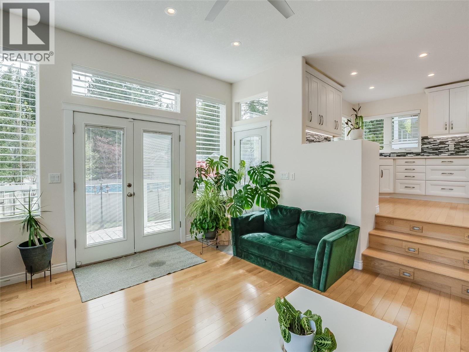 1400 MEADOWBROOK Drive - 27