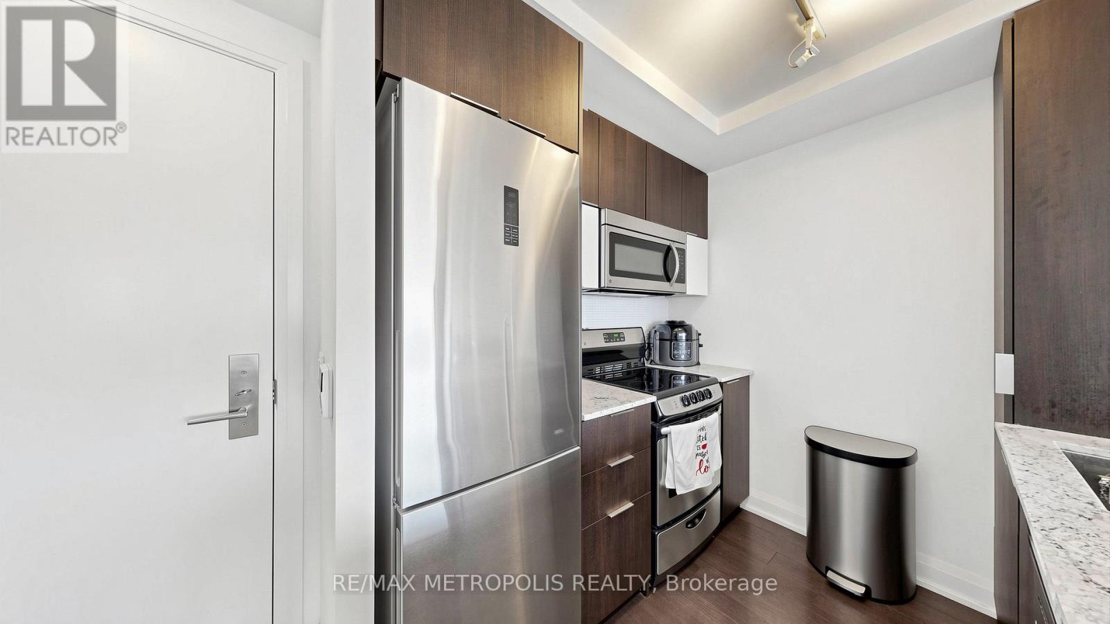 #3307 56 ANNIE CRAIG DRIVE - 15