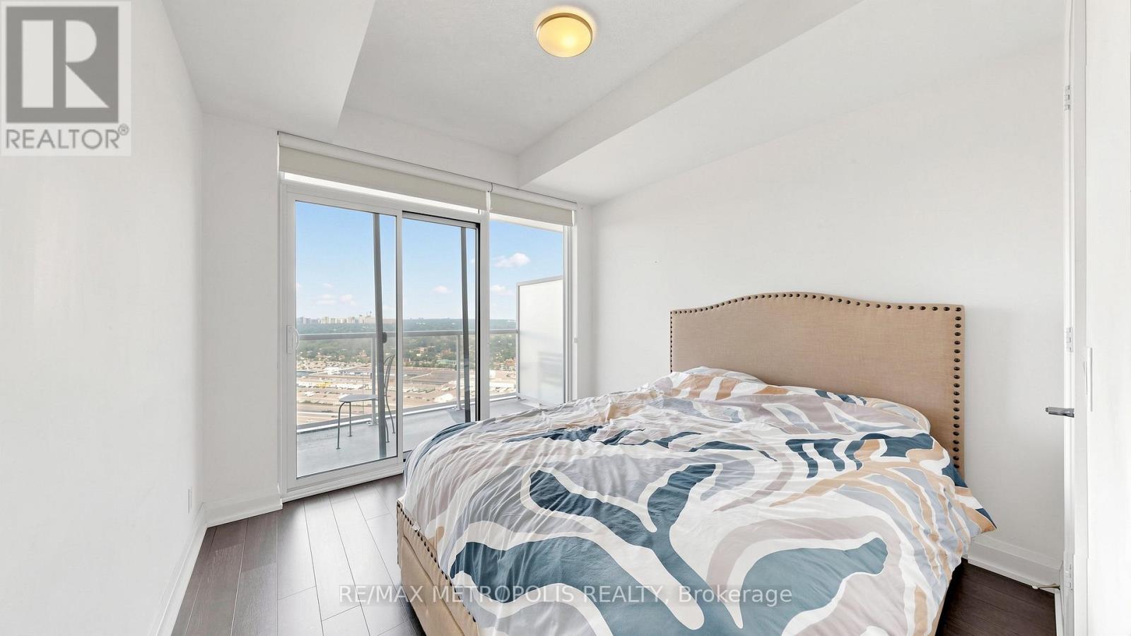 #3307 56 ANNIE CRAIG DRIVE - 17