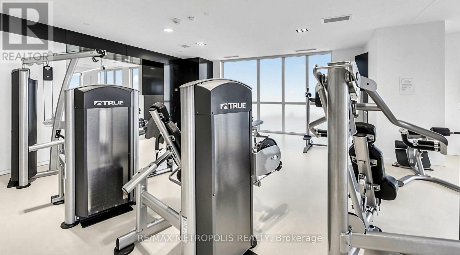 #3307 56 ANNIE CRAIG DRIVE - 29