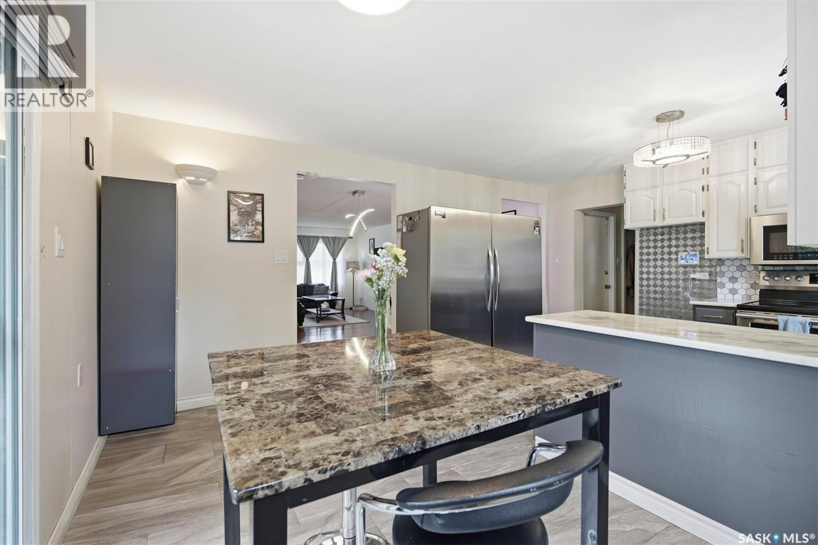 445 Witney AVENUE S — photo 9