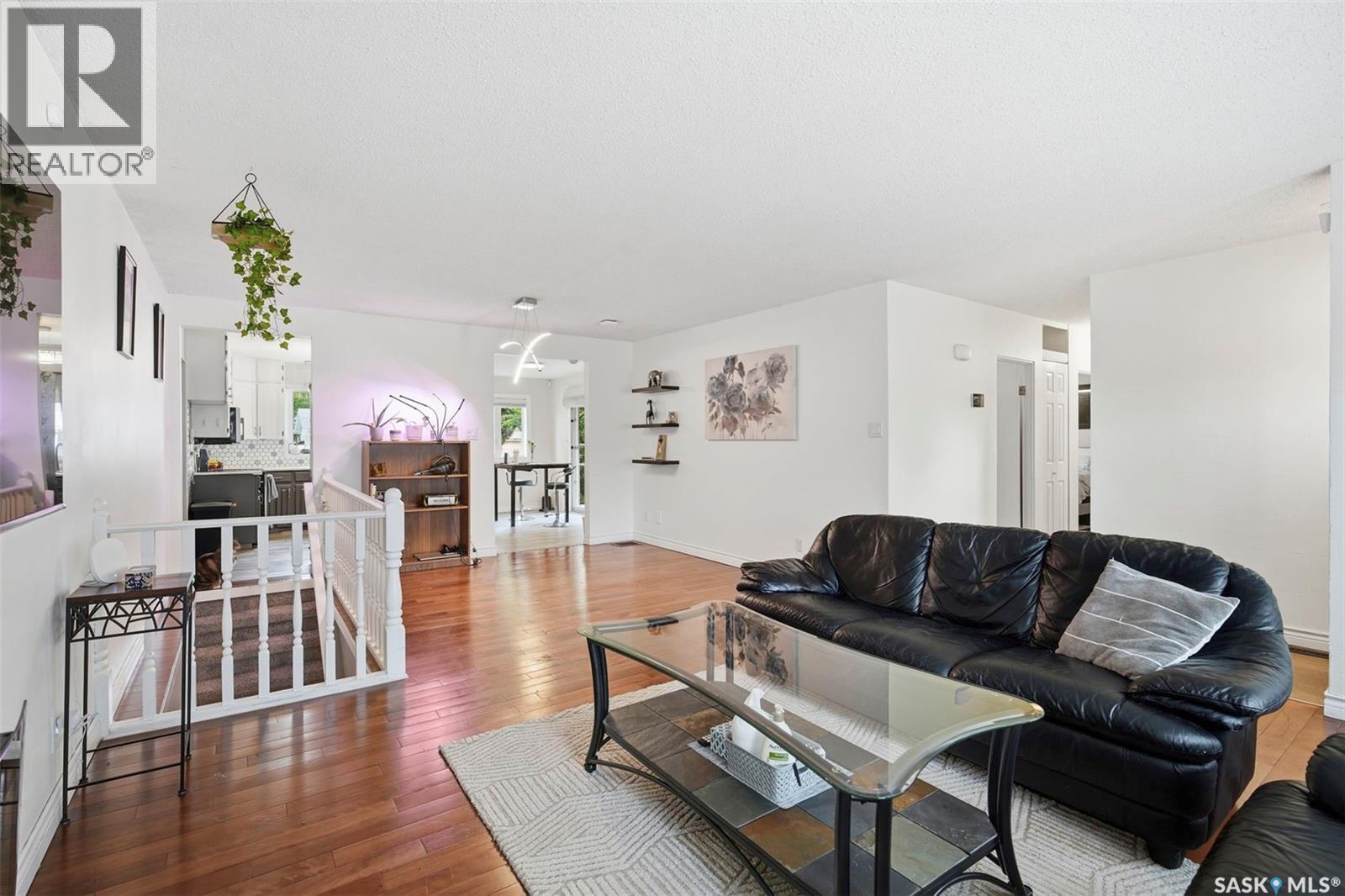 445 Witney AVENUE S — photo 7