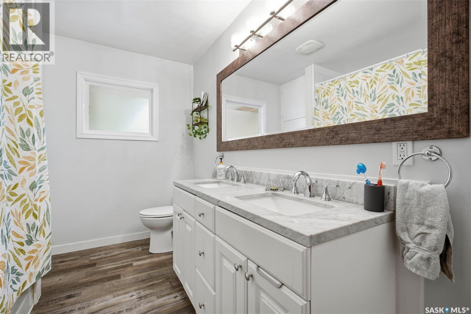 445 Witney AVENUE S — photo 16
