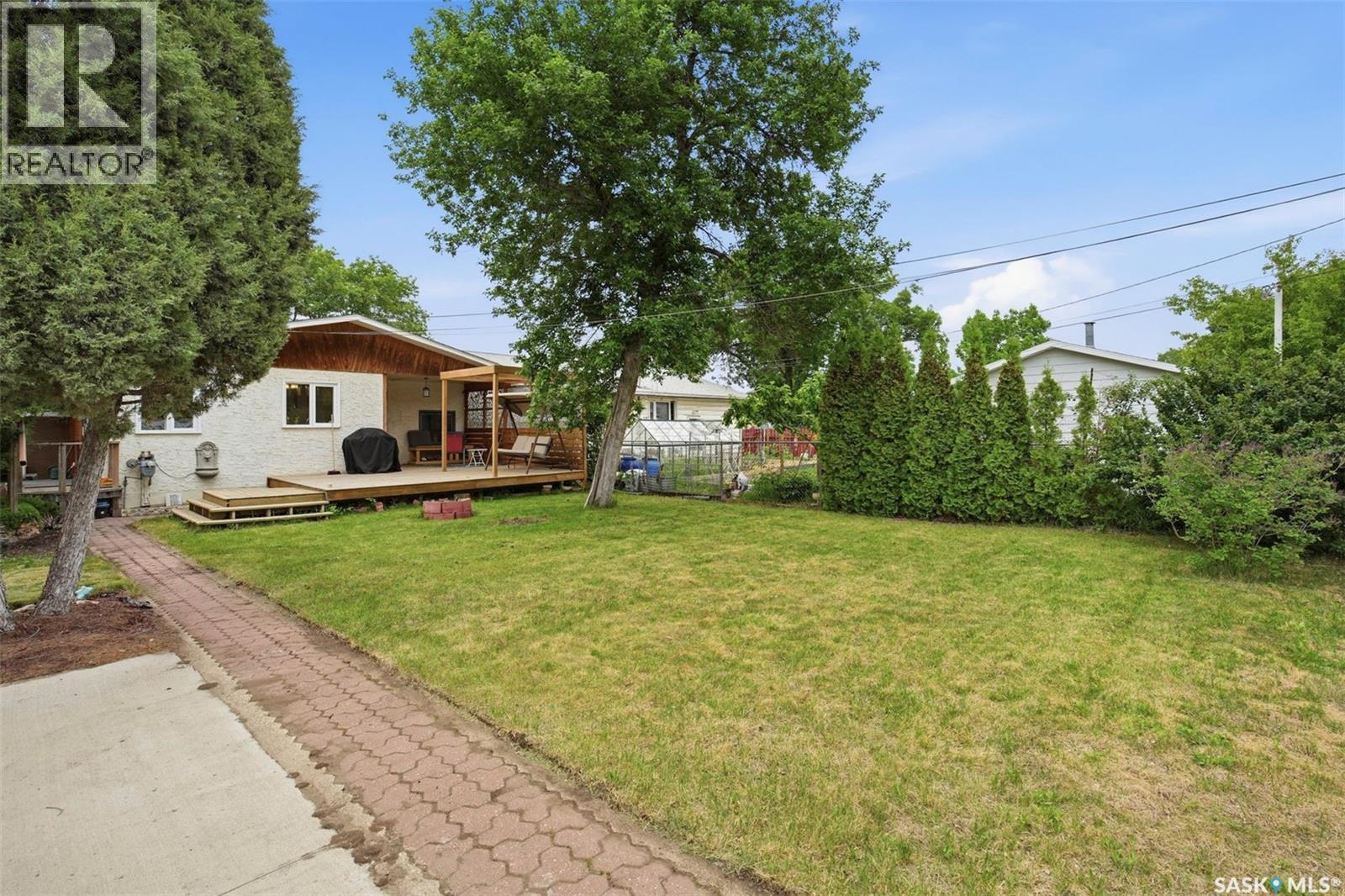 445 Witney AVENUE S — photo 35