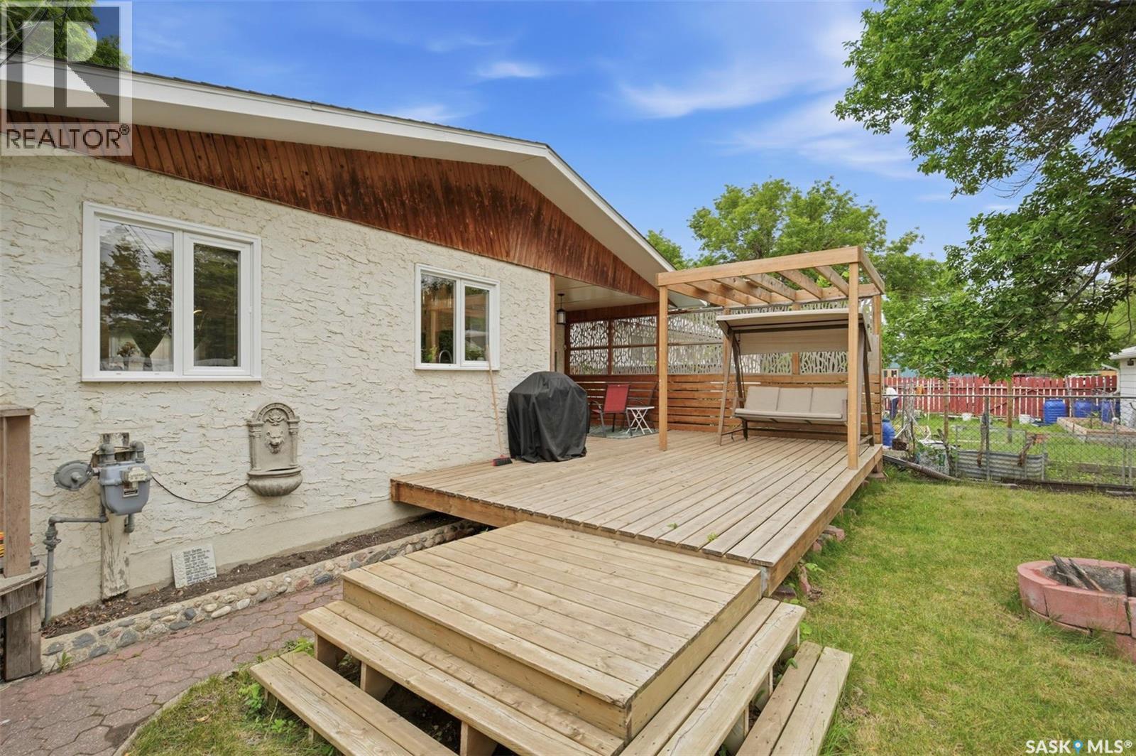 445 Witney AVENUE S — photo 31