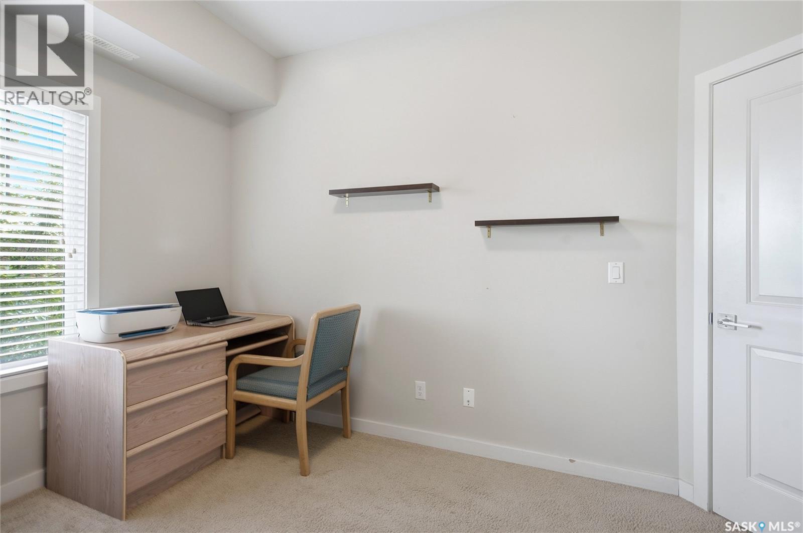 107 1120 Hampton CIRCLE — photo 16