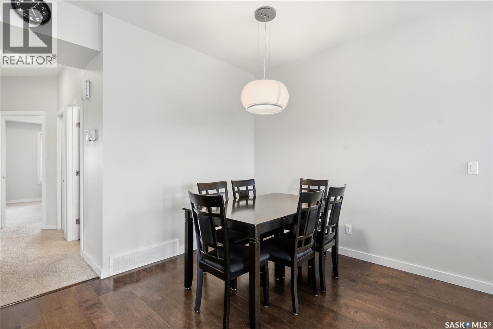 107 1120 Hampton CIRCLE — photo 15