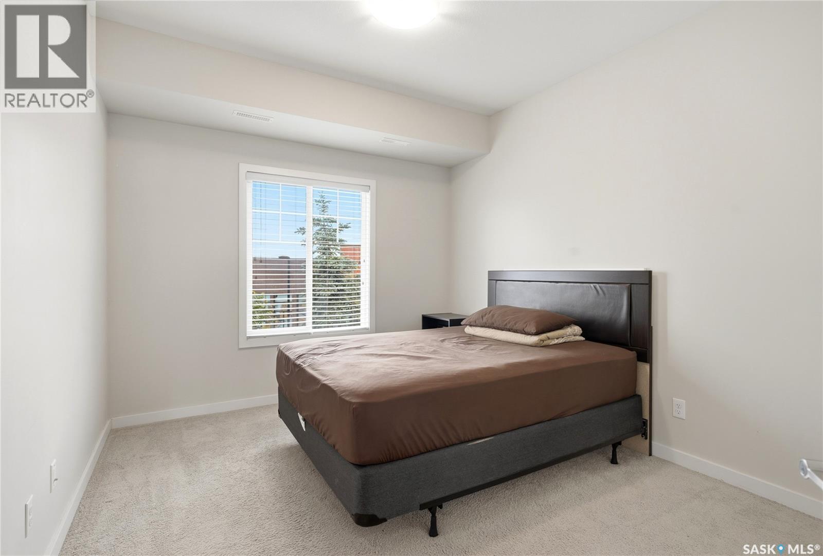 107 1120 Hampton CIRCLE — photo 20