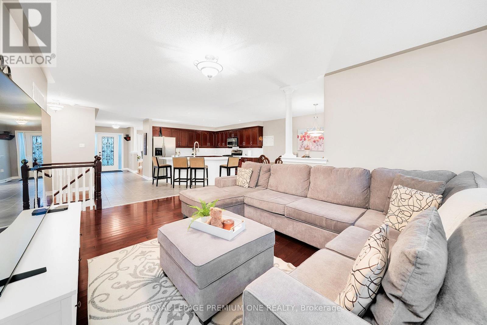 19 TAYLOR COURT - 10