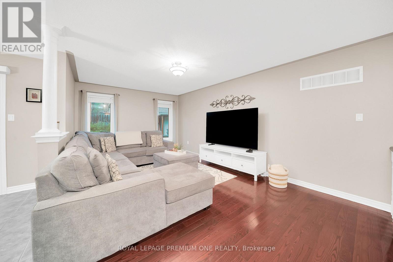 19 TAYLOR COURT - 11