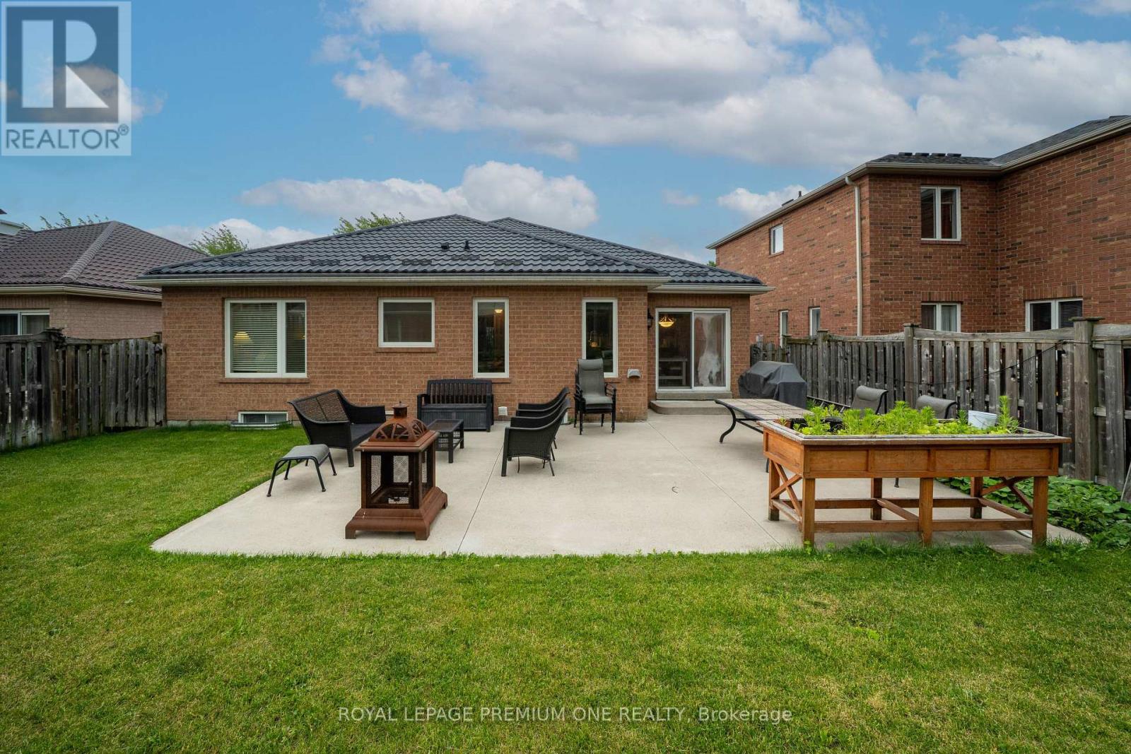 19 TAYLOR COURT - 25