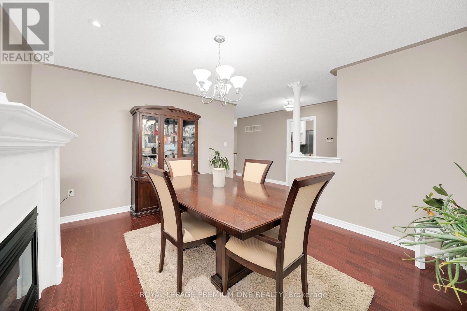 19 TAYLOR COURT - 3