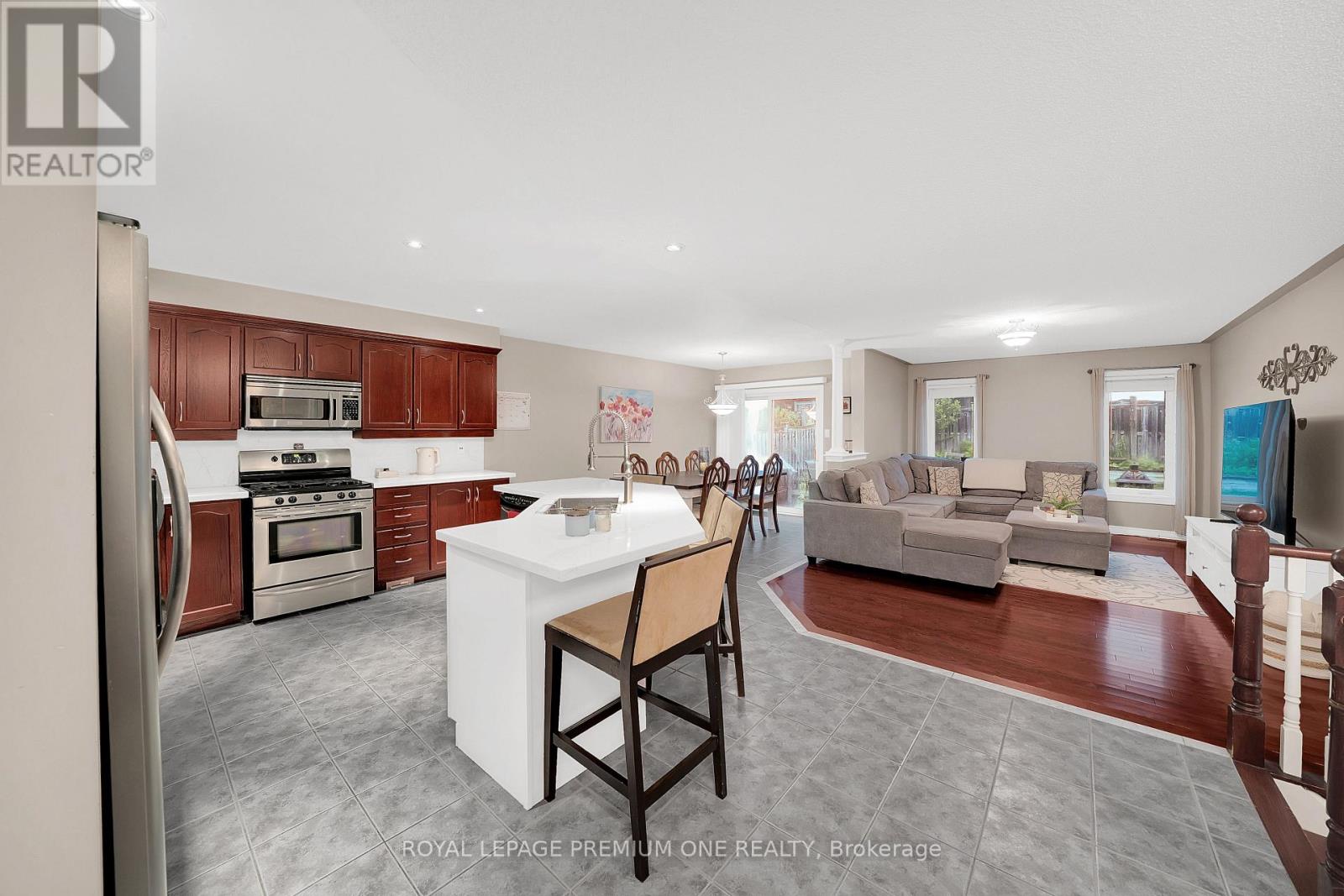 19 TAYLOR COURT - 4