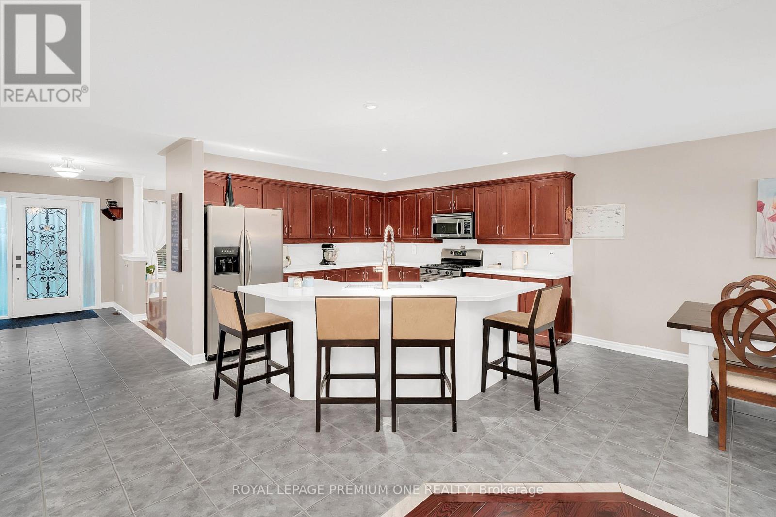 19 TAYLOR COURT - 6