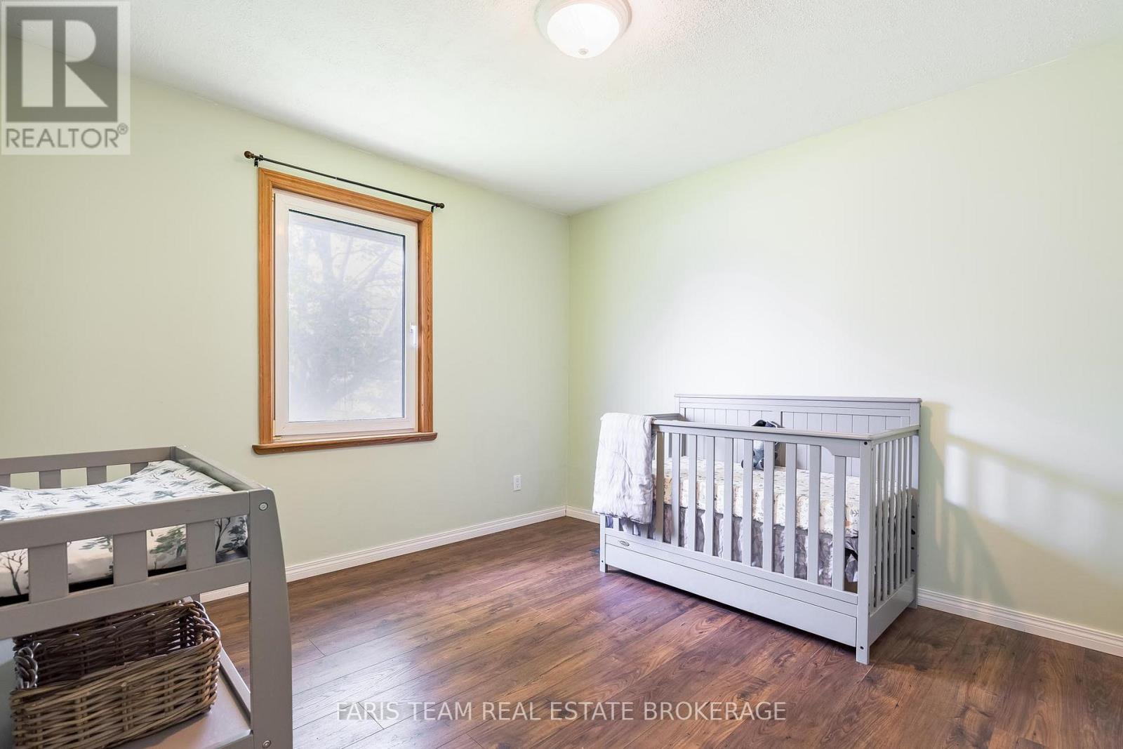 201 PARKSIDE CRESCENT - 15