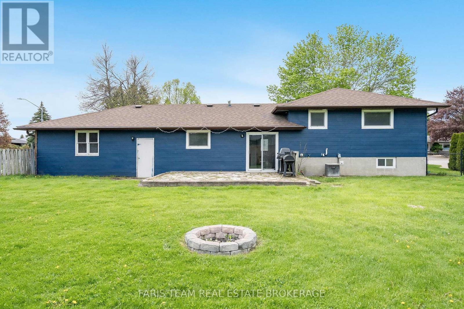201 PARKSIDE CRESCENT - 25