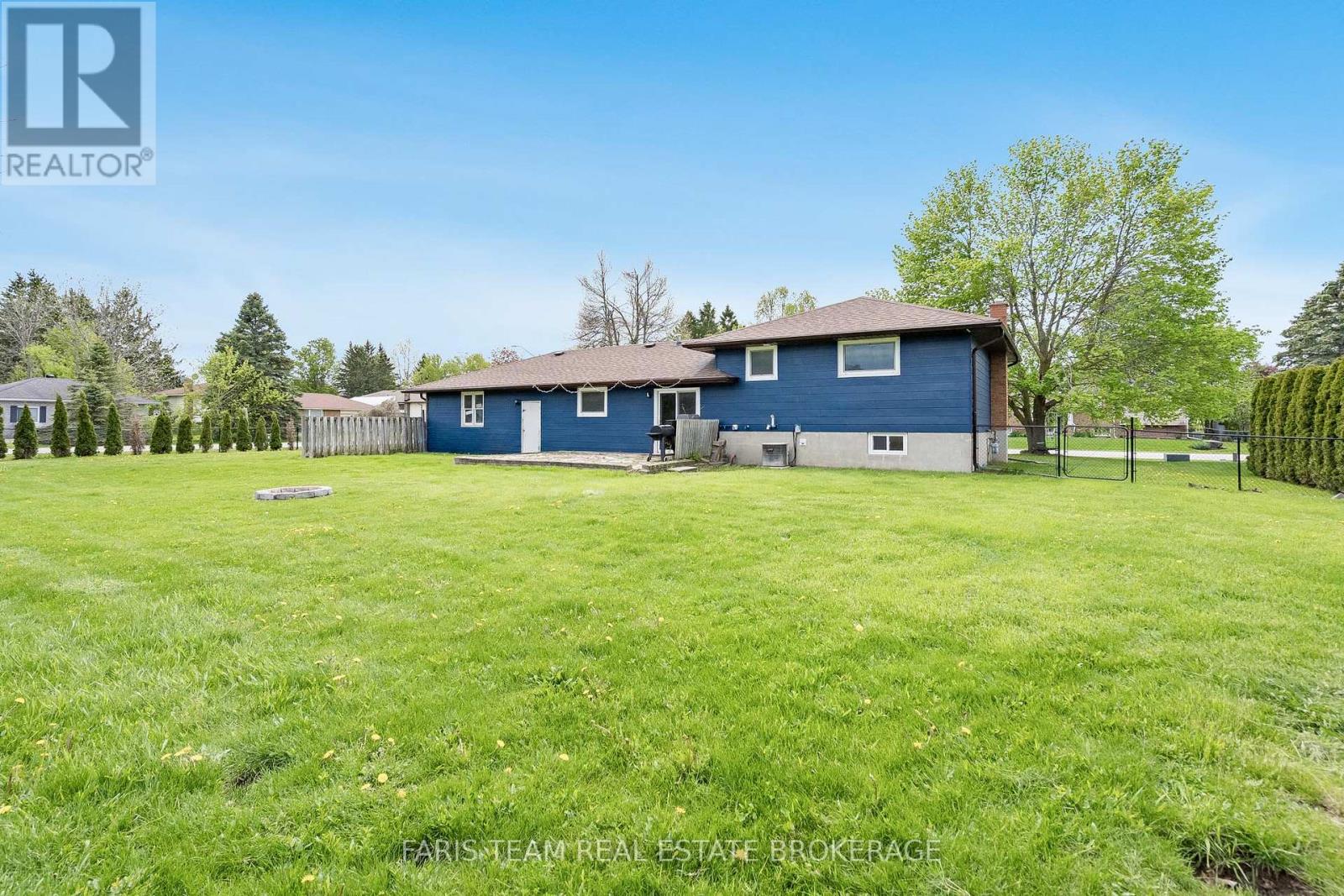 201 PARKSIDE CRESCENT - 27