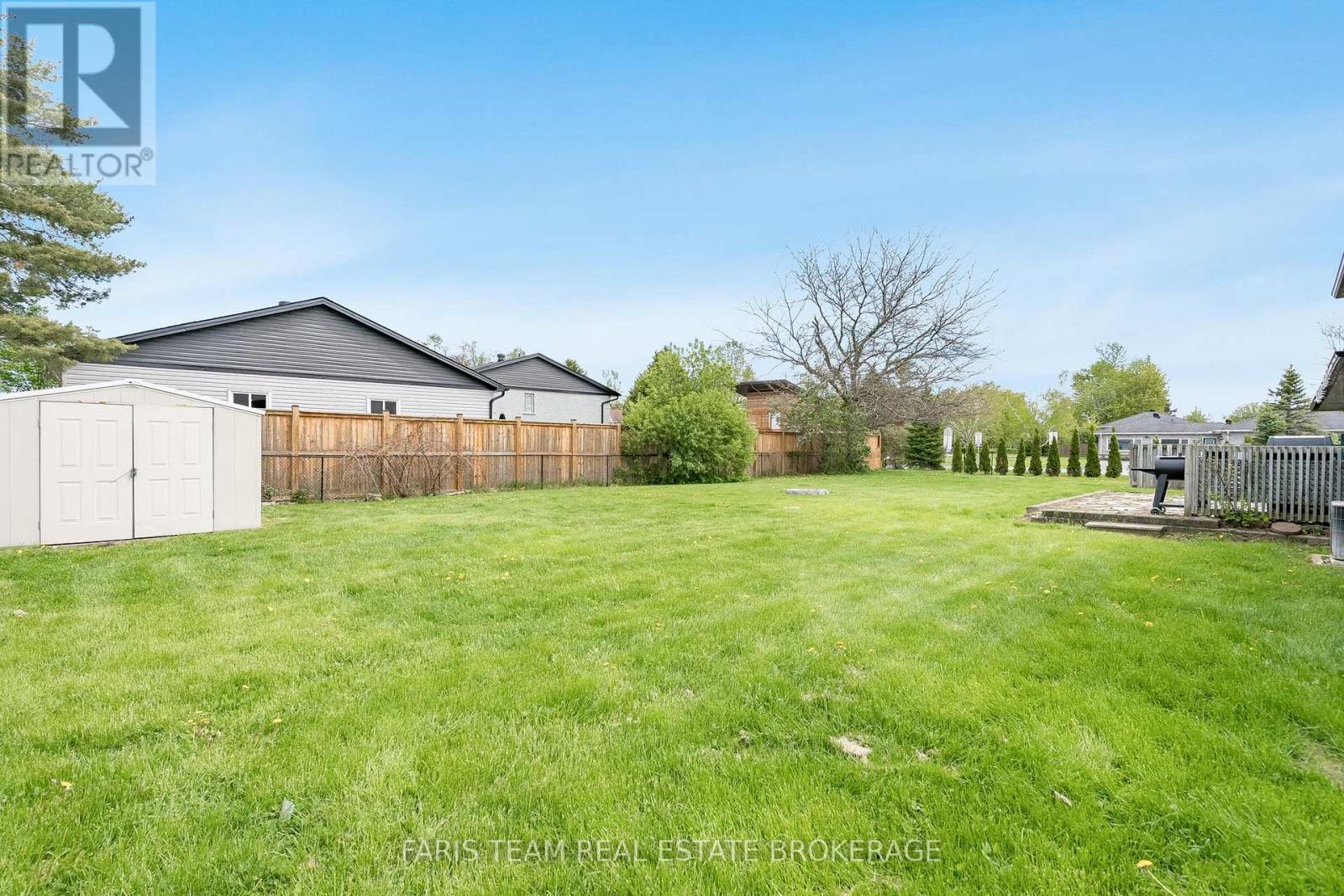 201 PARKSIDE CRESCENT - 28