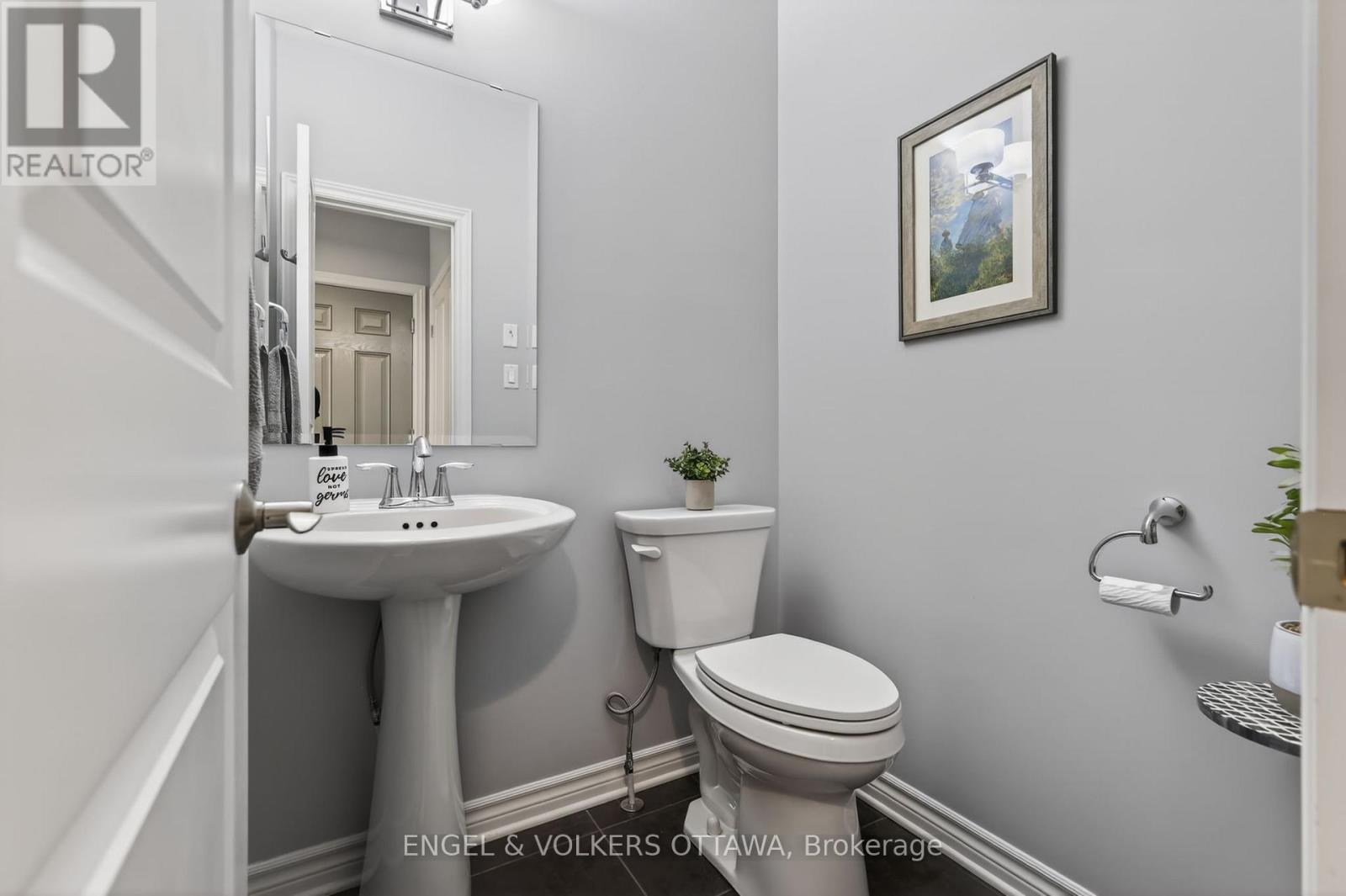 2 Bed, 3 Bath House for Sale in Ottawa – 871 TEWIN CIRCLE, Ottawa – MLS# X13463256 - Image 19