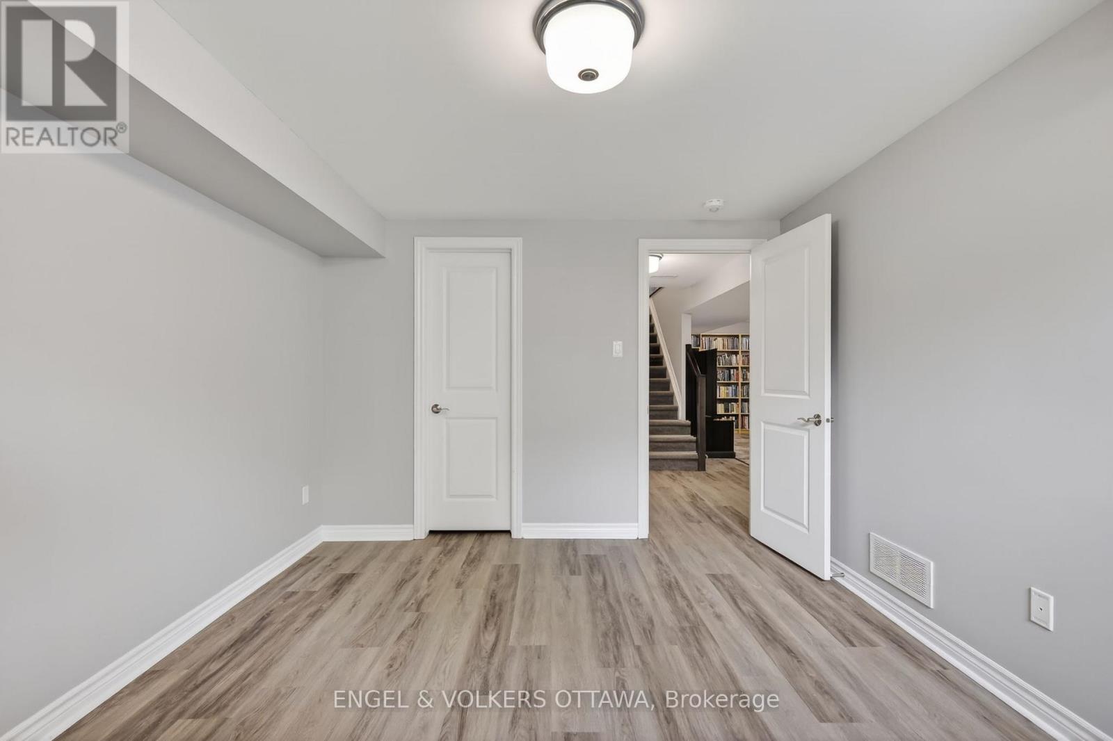 2 Bed, 3 Bath House for Sale in Ottawa – 871 TEWIN CIRCLE, Ottawa – MLS# X13463256 - Image 24