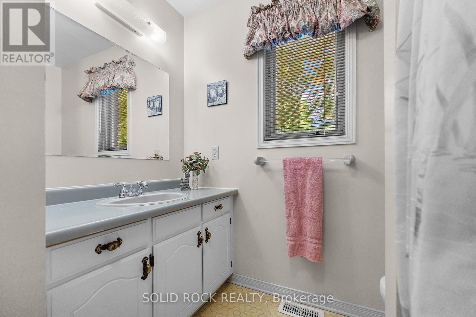 89 WOODRIDGE COURT - 29