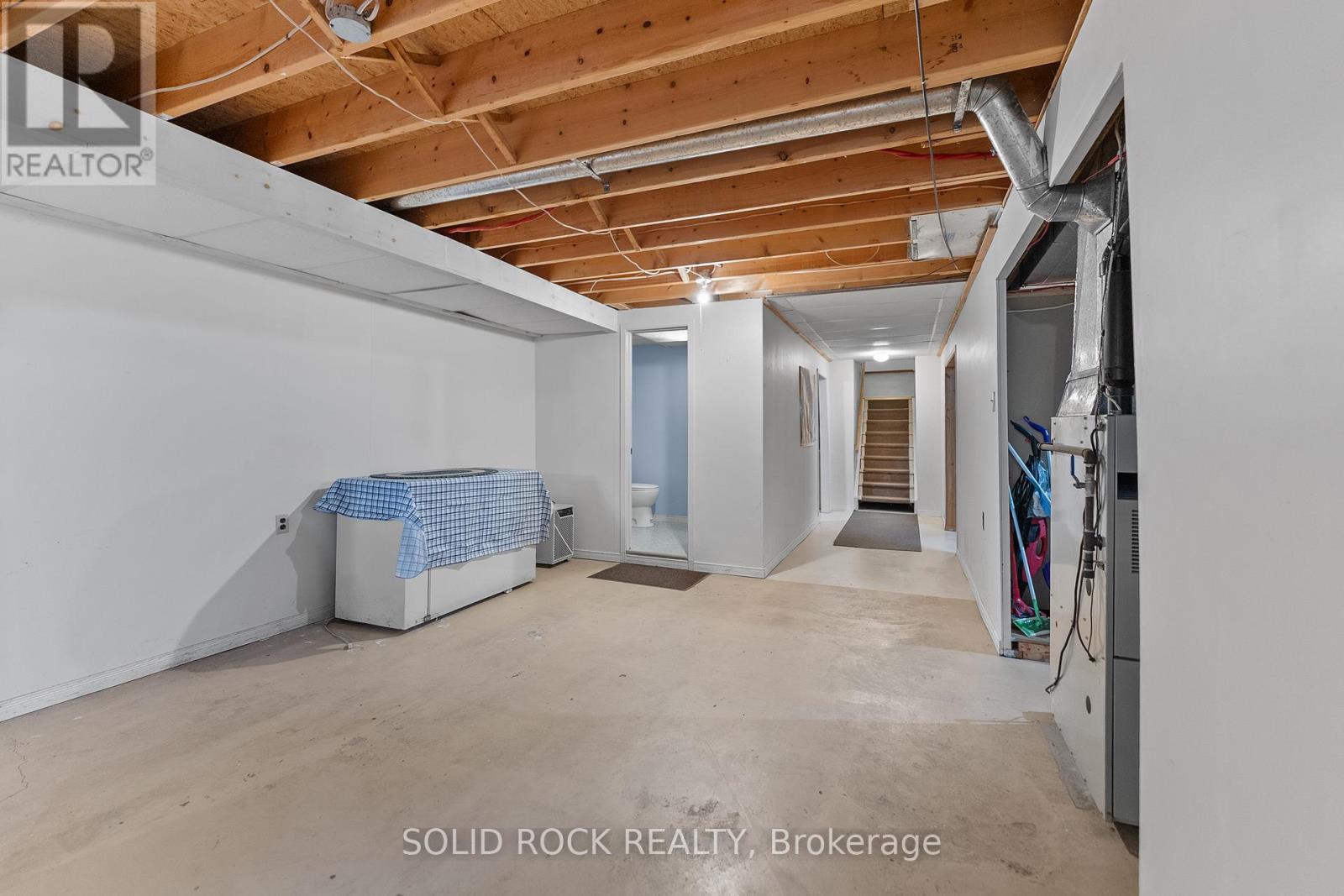 89 WOODRIDGE COURT - 36