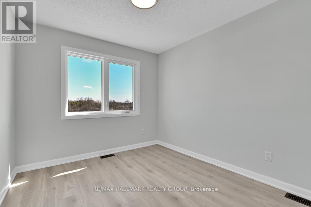2 Bed, 2 Bath House for Rent in Ottawa – 290 BANKSIDE WAY, Ottawa – MLS# X13463360 - Image 33