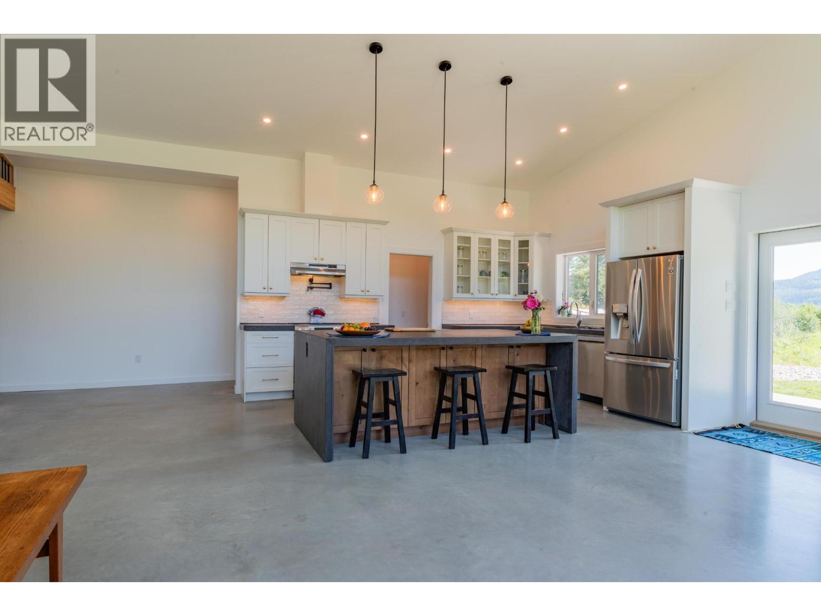 2335 PASS CREEK Road - 32