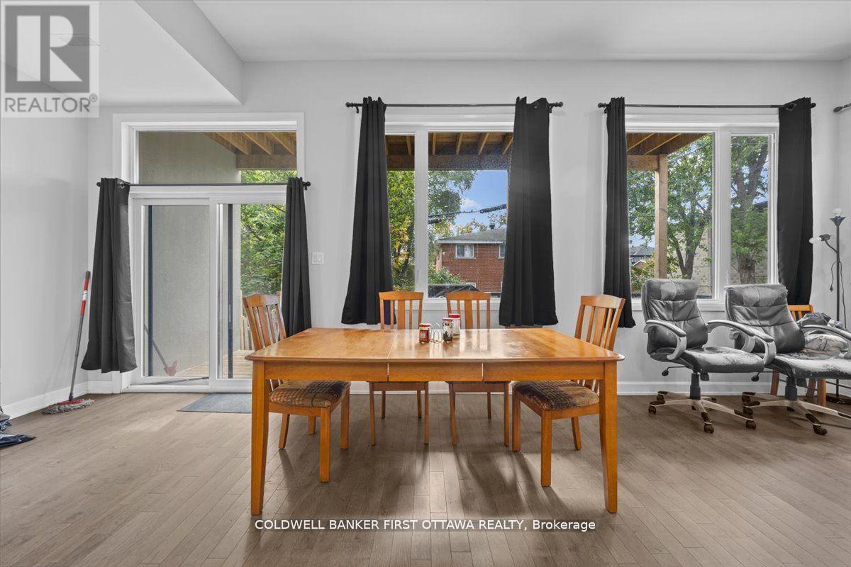 562 QUEEN MARY STREET - 10