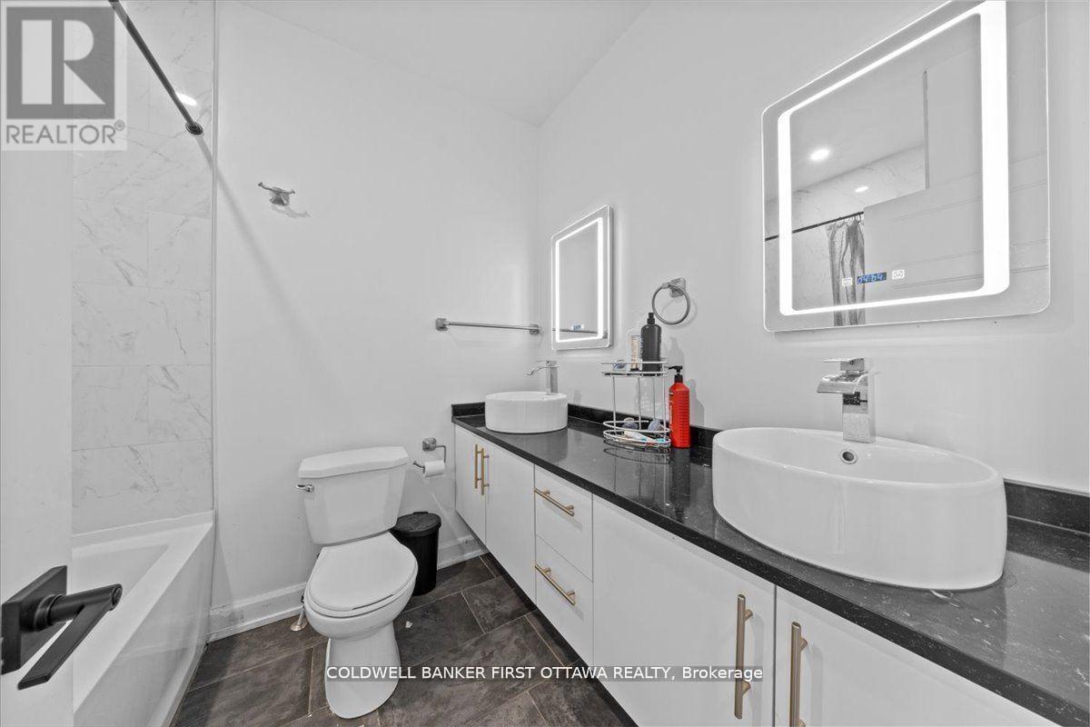 562 QUEEN MARY STREET - 17