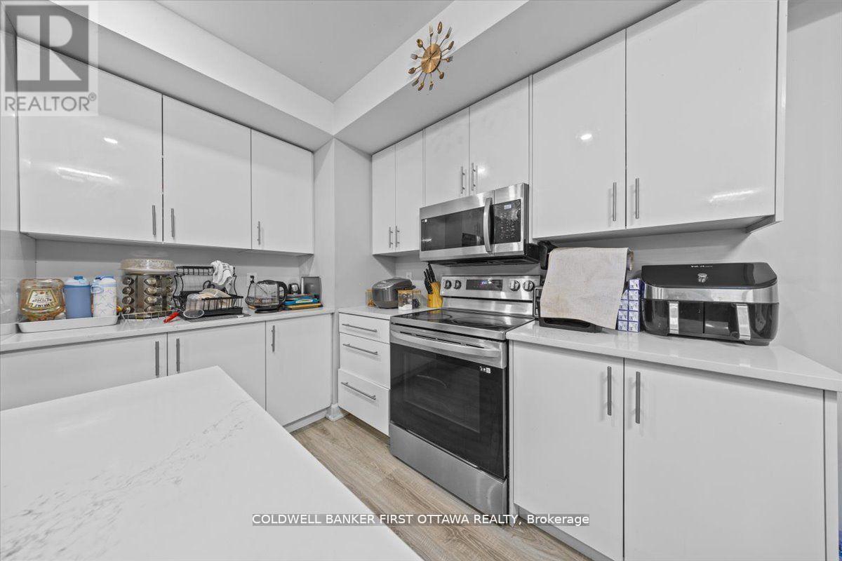 562 QUEEN MARY STREET - 34
