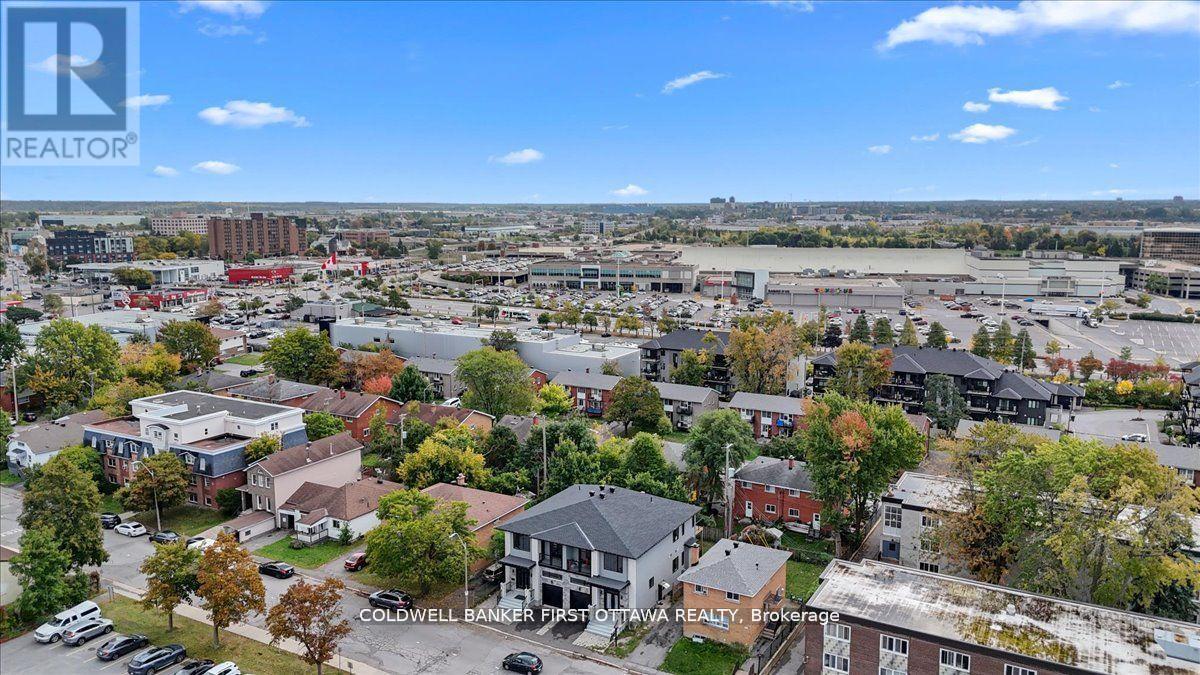 562 QUEEN MARY STREET - 42