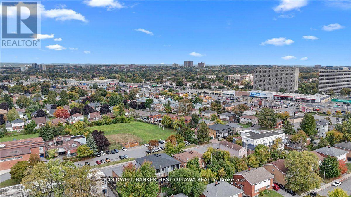 562 QUEEN MARY STREET - 45