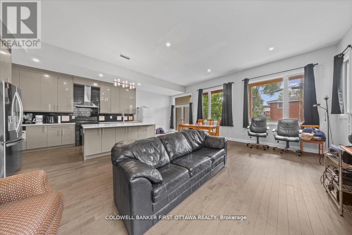 562 QUEEN MARY STREET - 6