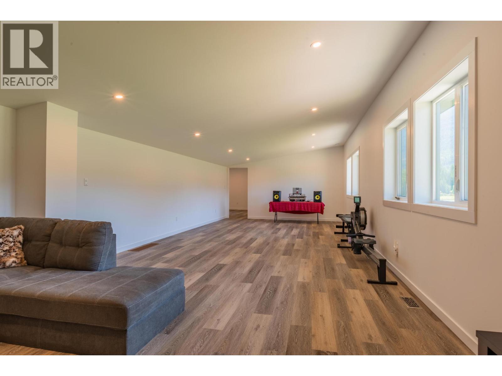 2335 PASS CREEK Road - 66