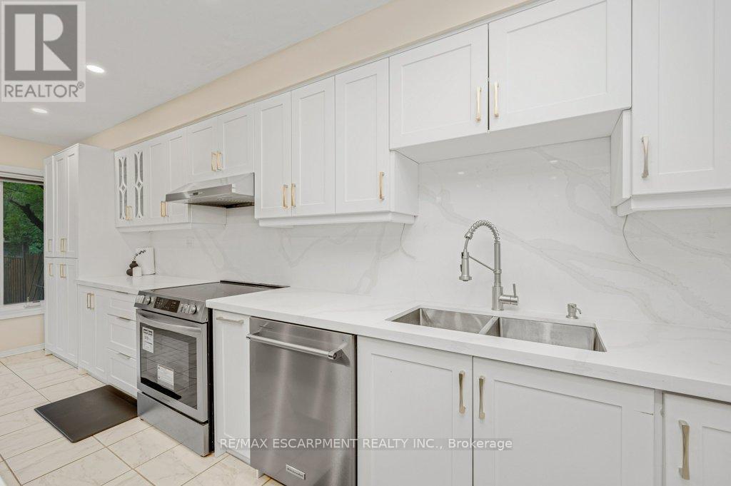 2597 ADDINGHAM CRESCENT - 10