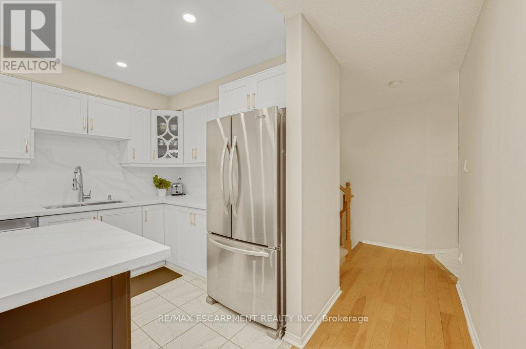 2597 ADDINGHAM CRESCENT - 12