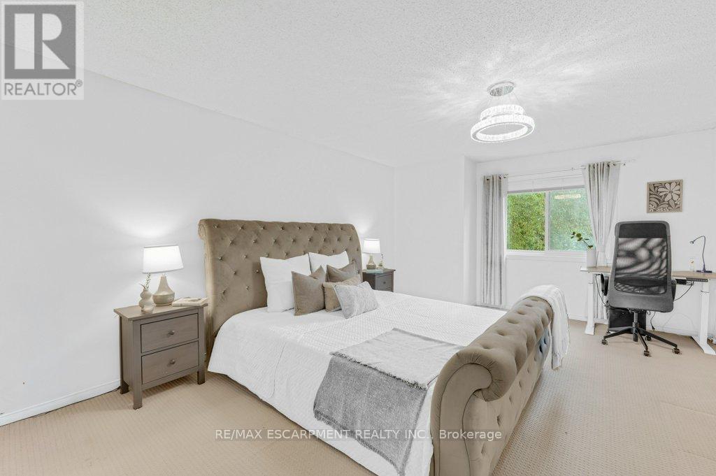 2597 ADDINGHAM CRESCENT - 18