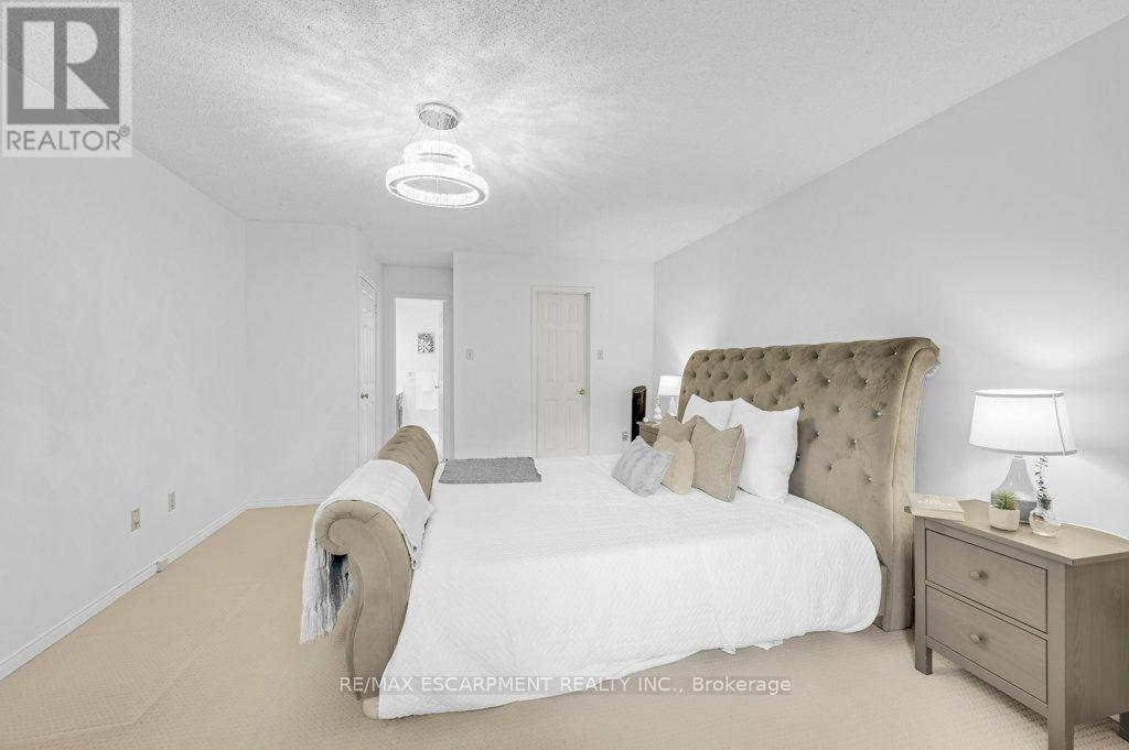 2597 ADDINGHAM CRESCENT - 19