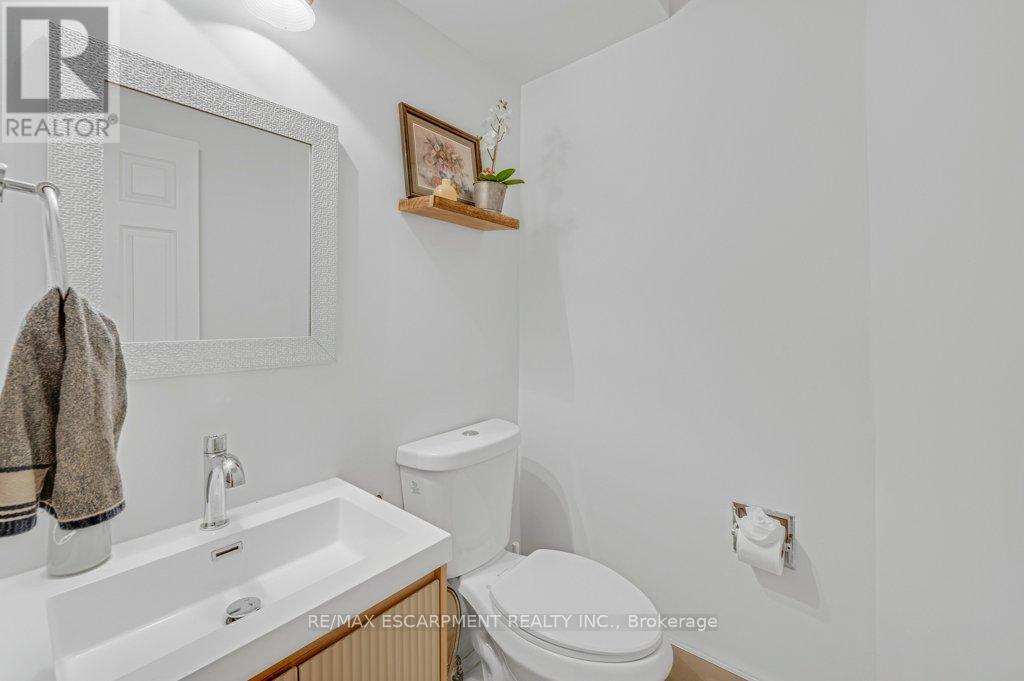 2597 ADDINGHAM CRESCENT - 22