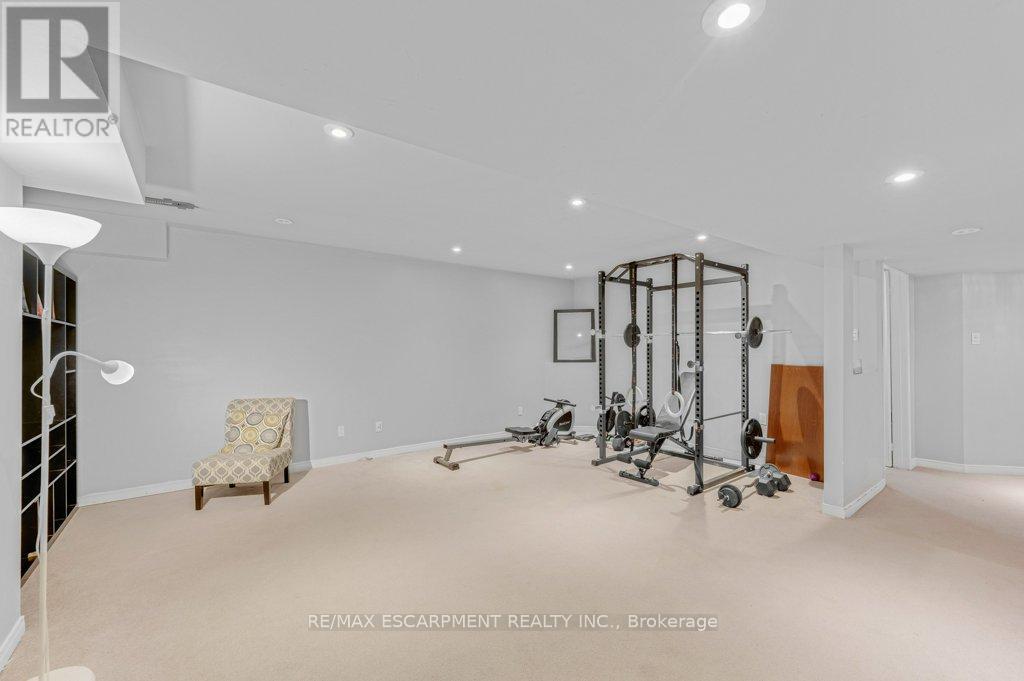 2597 ADDINGHAM CRESCENT - 23