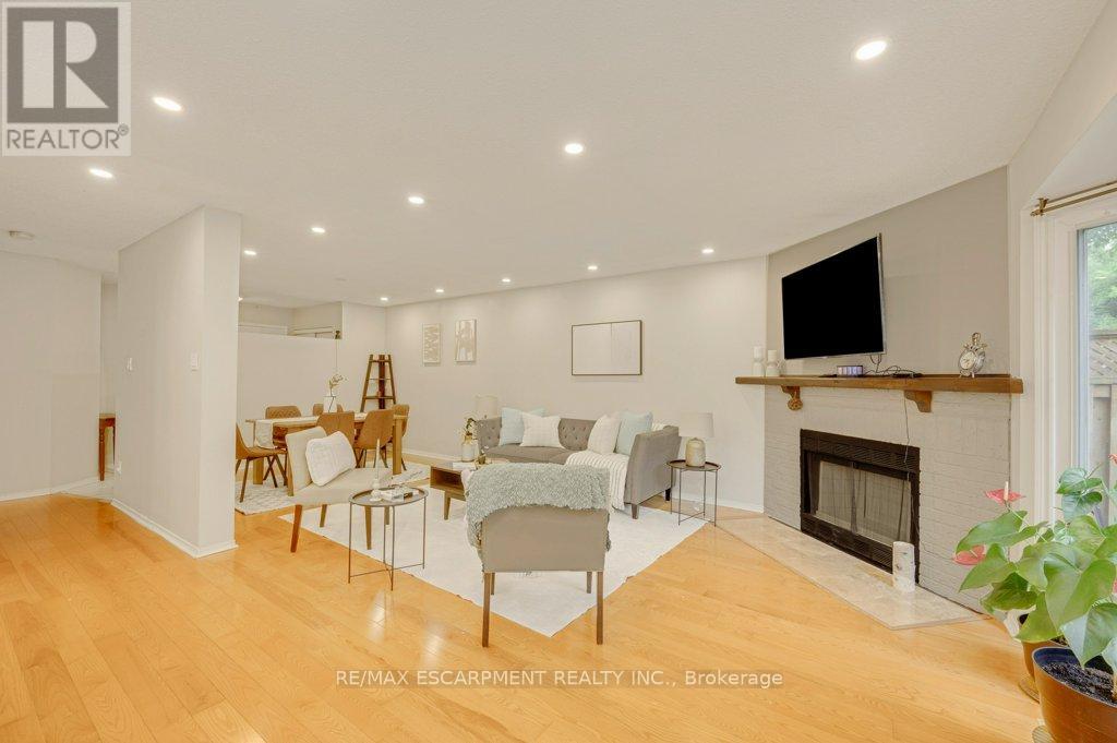 2597 ADDINGHAM CRESCENT - 3