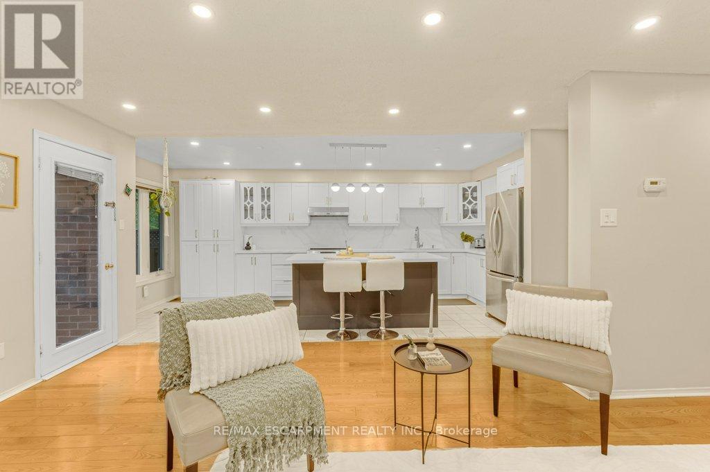 2597 ADDINGHAM CRESCENT - 7