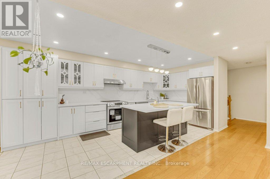 2597 ADDINGHAM CRESCENT - 8