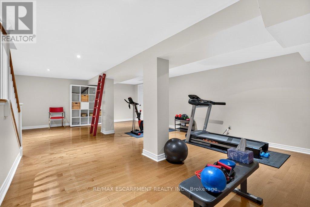 3312 LAKELAND CRESCENT - 32