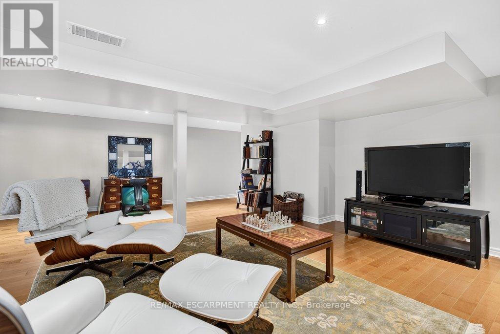 3312 LAKELAND CRESCENT - 34