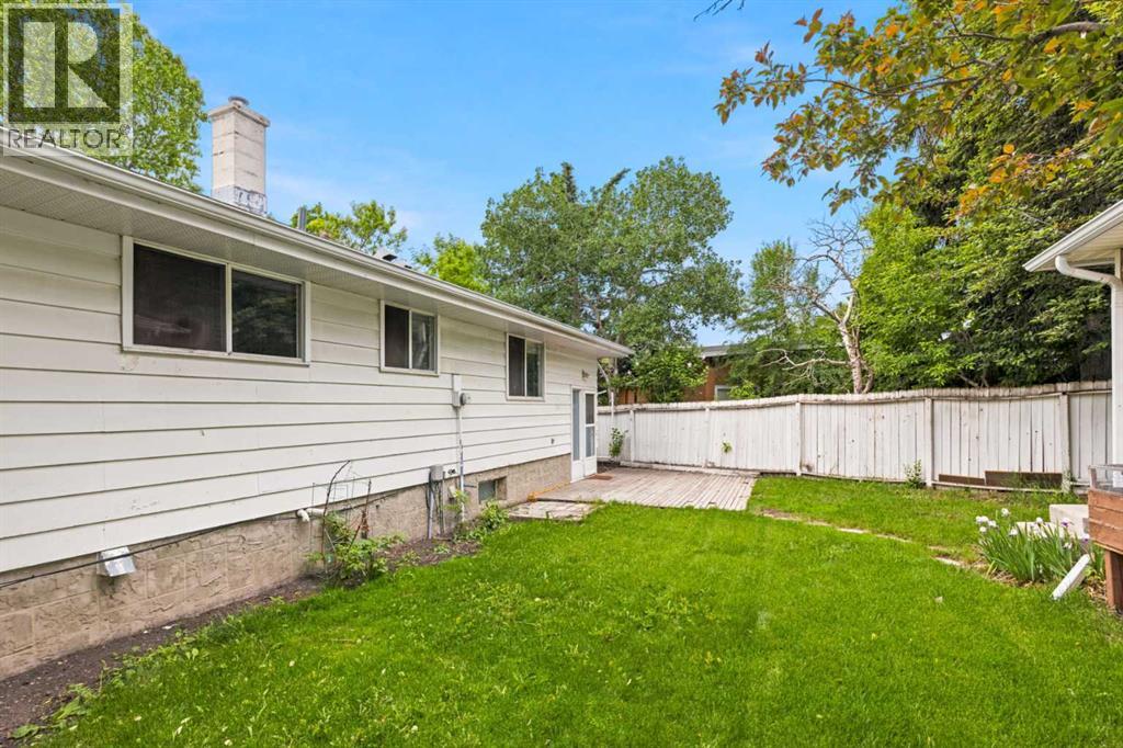 3248 Bearspaw Drive NW — photo 43
